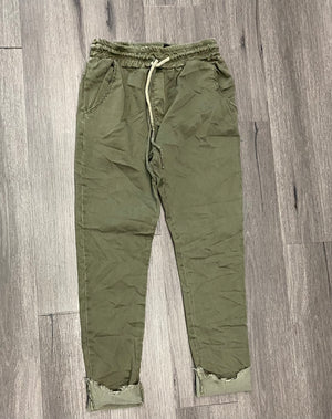 Crinkle raw hem jogger