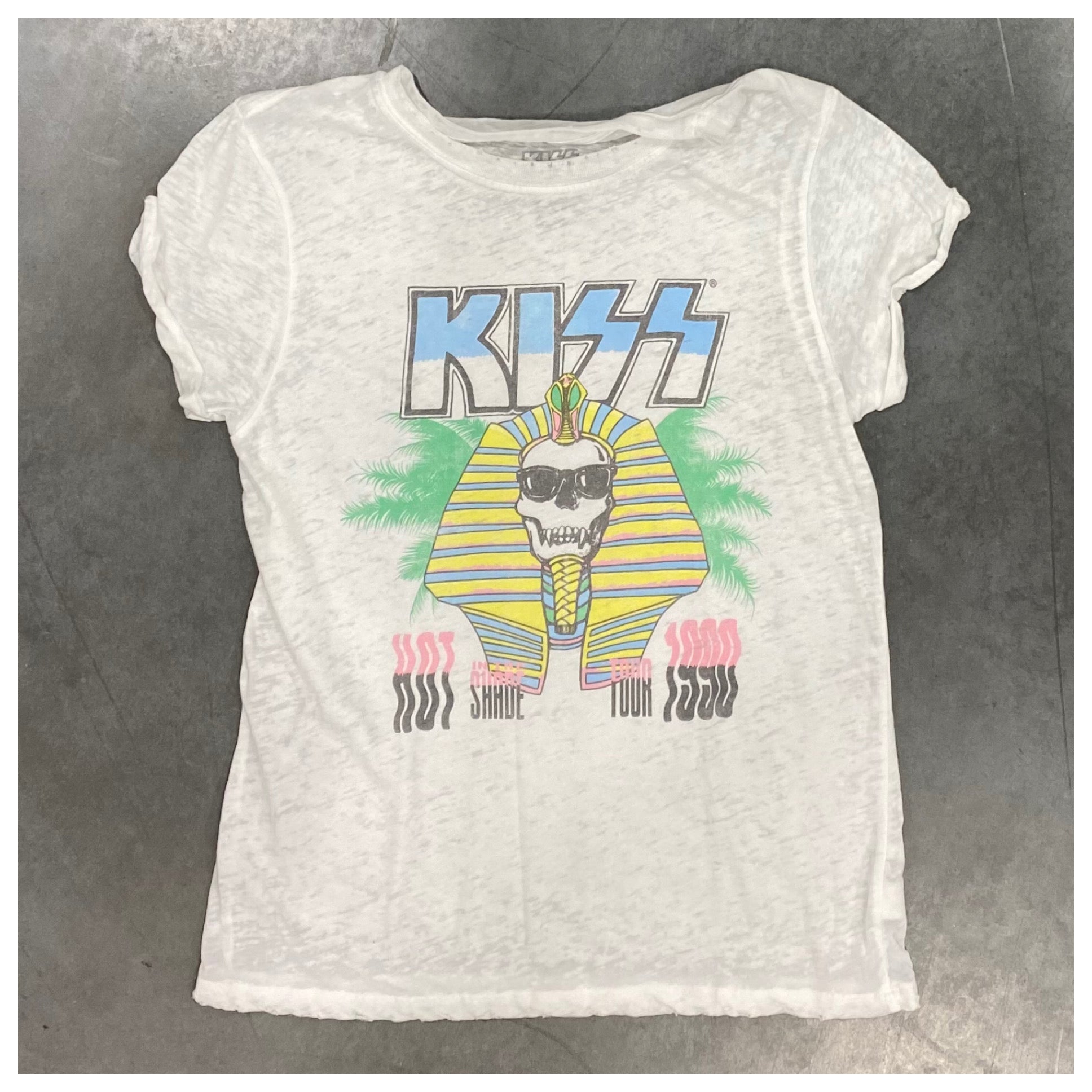 Kiss shade your graphic tee