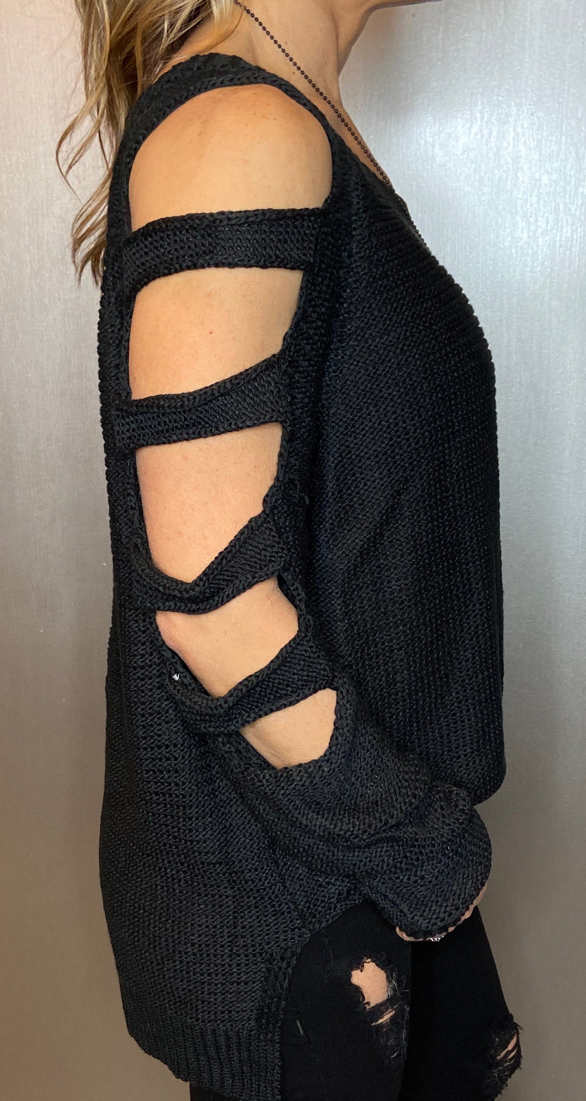 Cut out sleeve knit