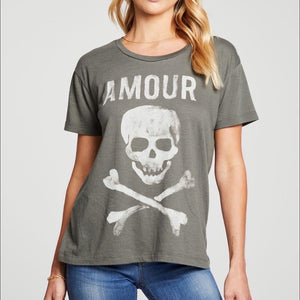 Amour skull graphic tee